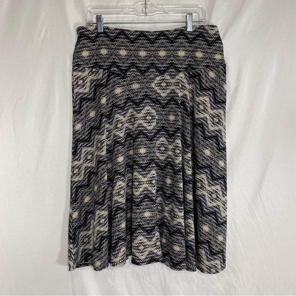 Ashley Blue Chevron Triangle Print Beige Black Stretch Drop Waist Skirt - Picture 3 of 6